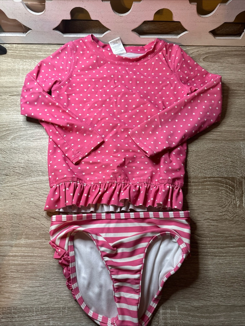 Girls Pink Heart/Striped Rash Guard Ruffle Butts Swimsuit Size 4t